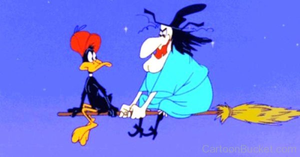 Daffy Looking At Witch Lezah-ewq1201