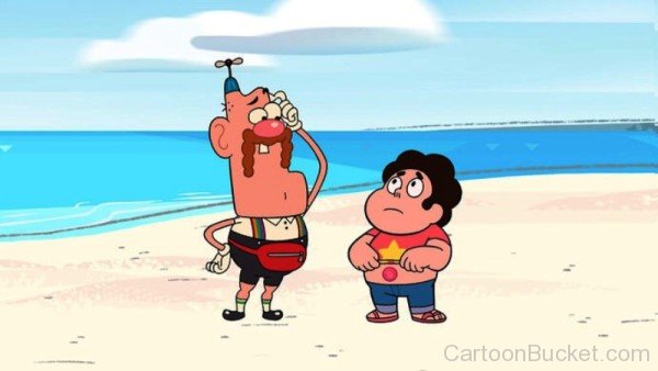 Steven Looking At Uncle Grandpa-tca2316