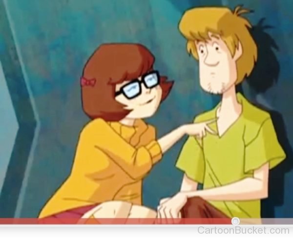 Velma Talking With Shaggy