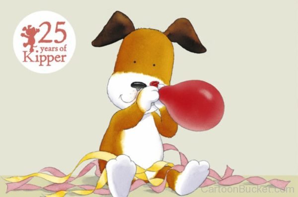 Kipper Holding Balloon