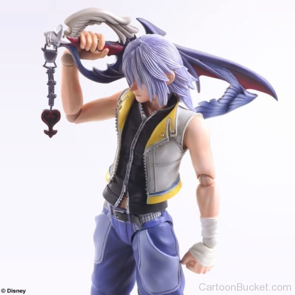 Riku Holding Sword Image